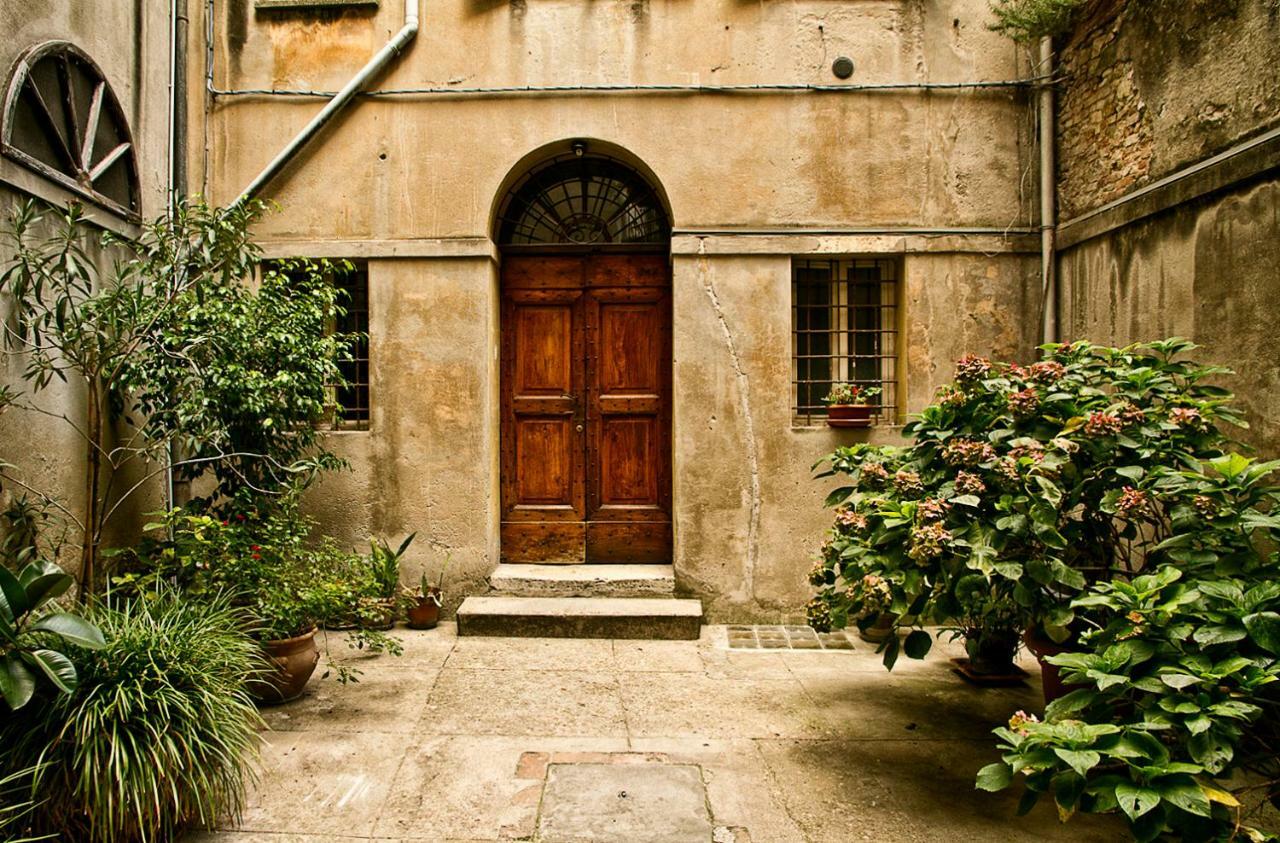 Casa Malichi - Retro Apartment - Centro Storico Perugia Buitenkant foto